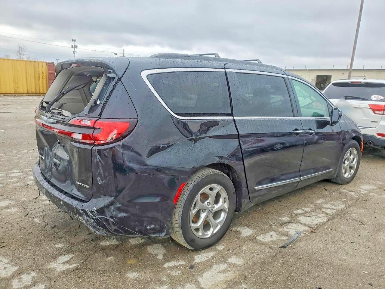 2022 CHRYSLER PACIFICA
