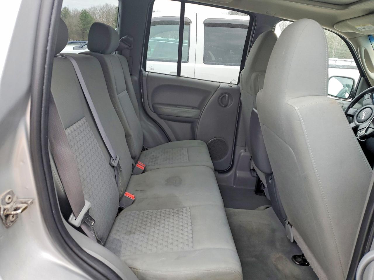 2005 JEEP LIBERTY