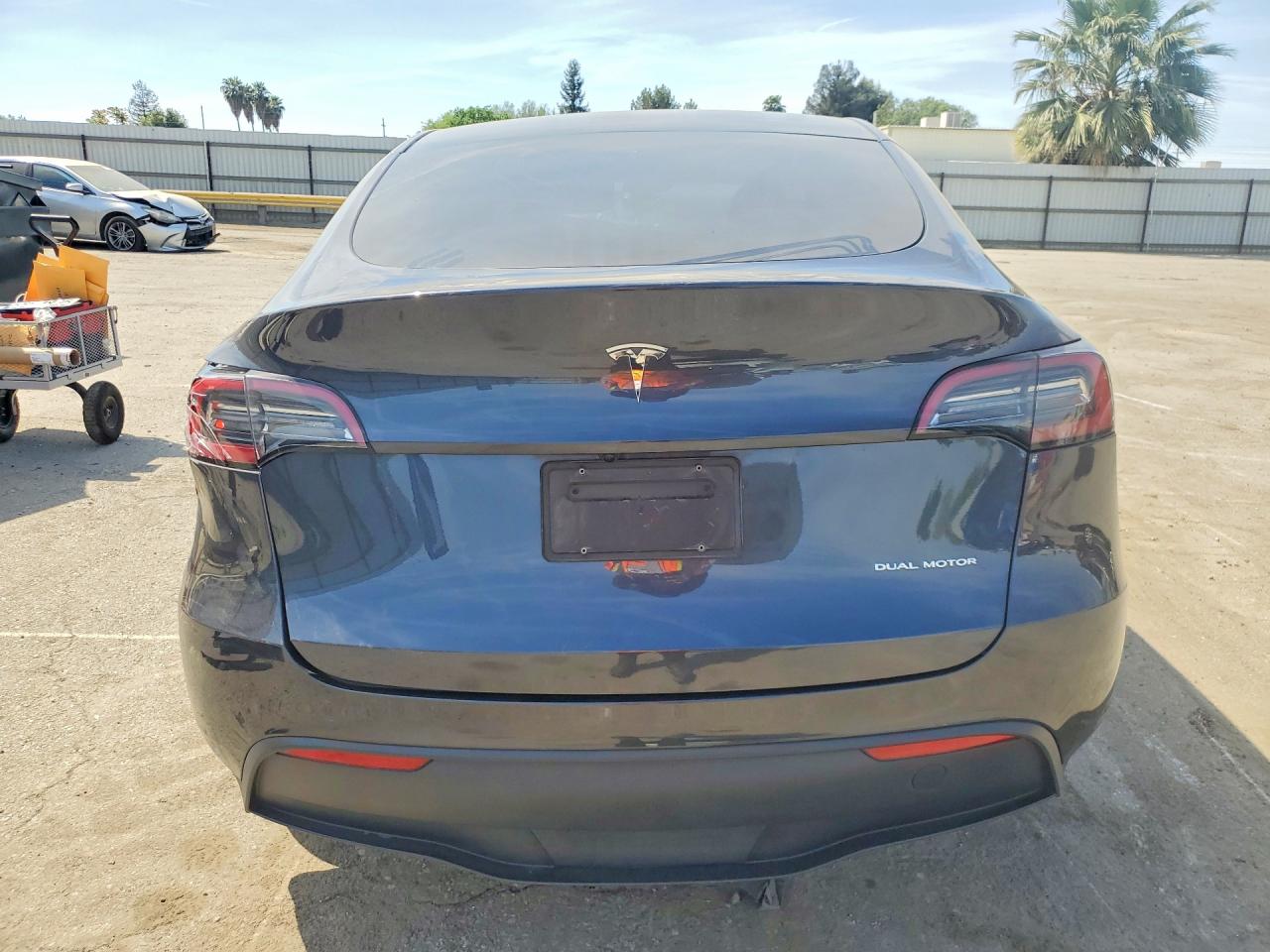 2024 TESLA MODEL Y