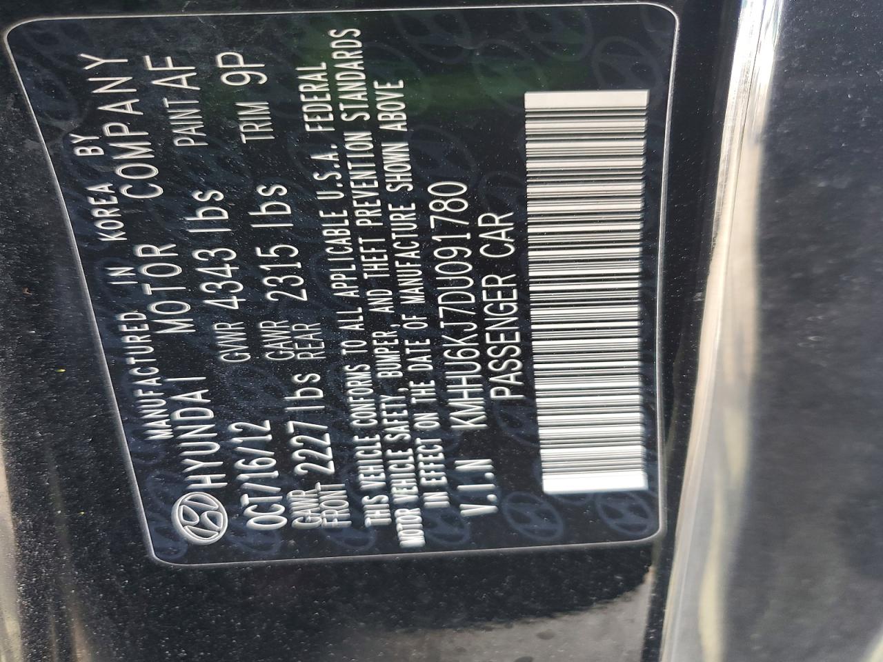 2013 HYUNDAI GENESIS