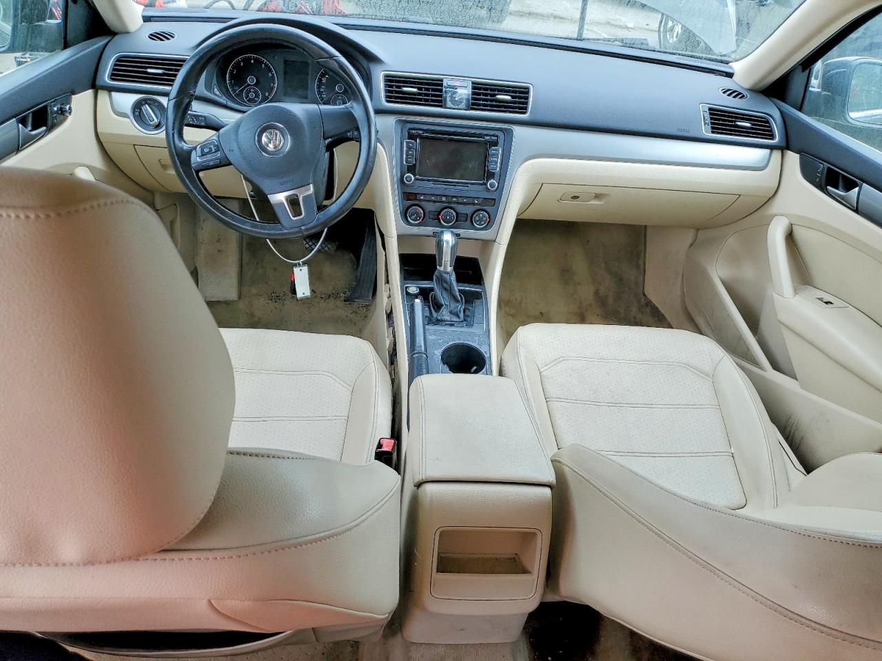 2015 VOLKSWAGEN PASSAT