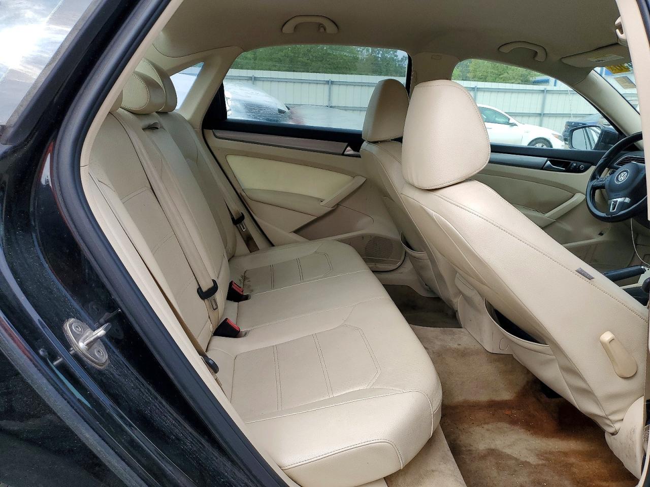 2015 VOLKSWAGEN PASSAT