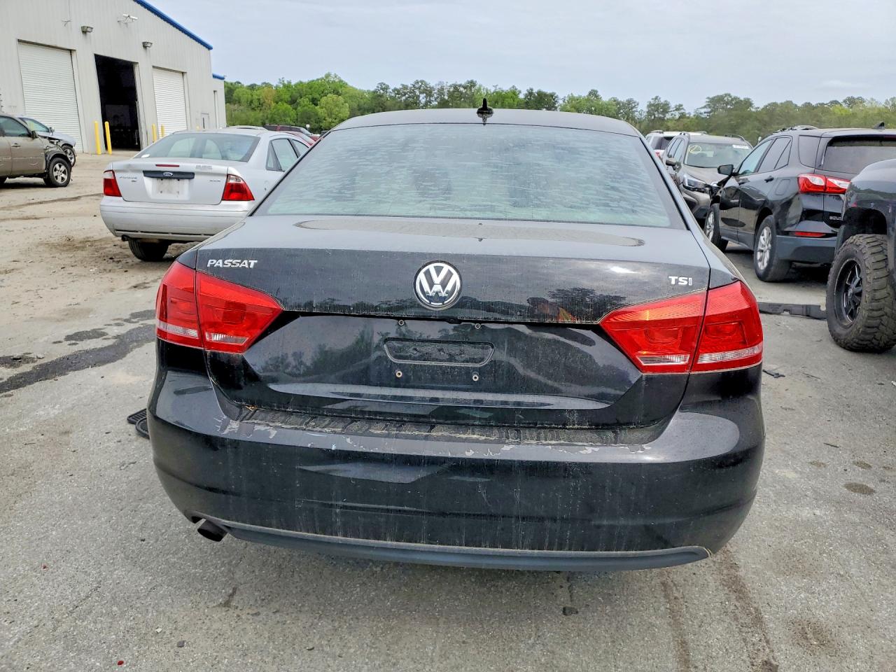 2015 VOLKSWAGEN PASSAT