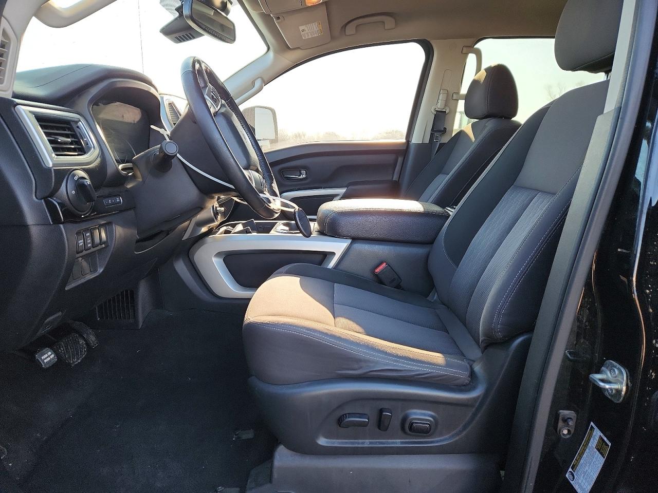 2020 NISSAN TITAN