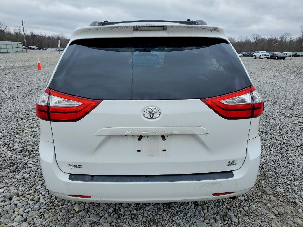 2016 TOYOTA SIENNA