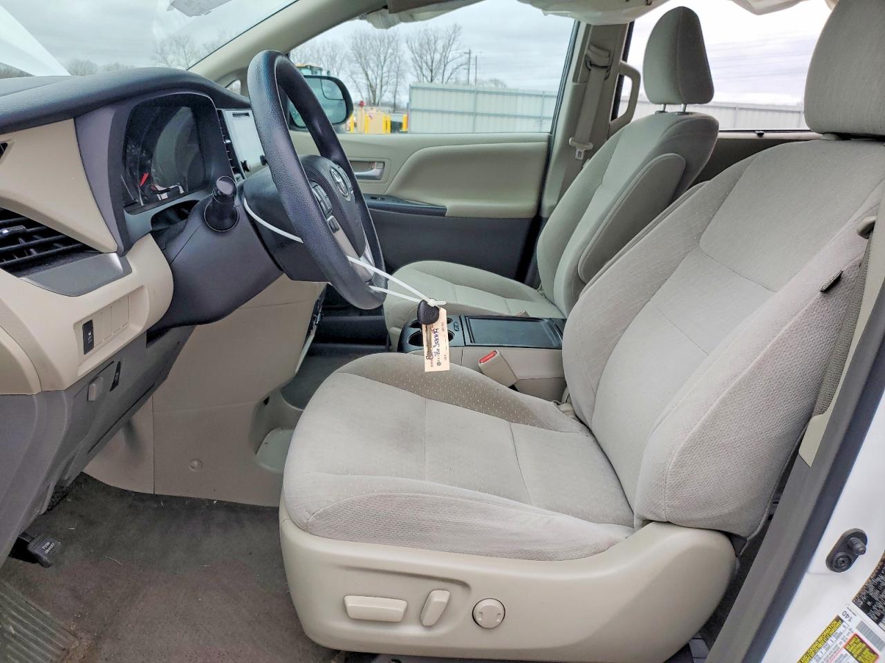 2016 TOYOTA SIENNA