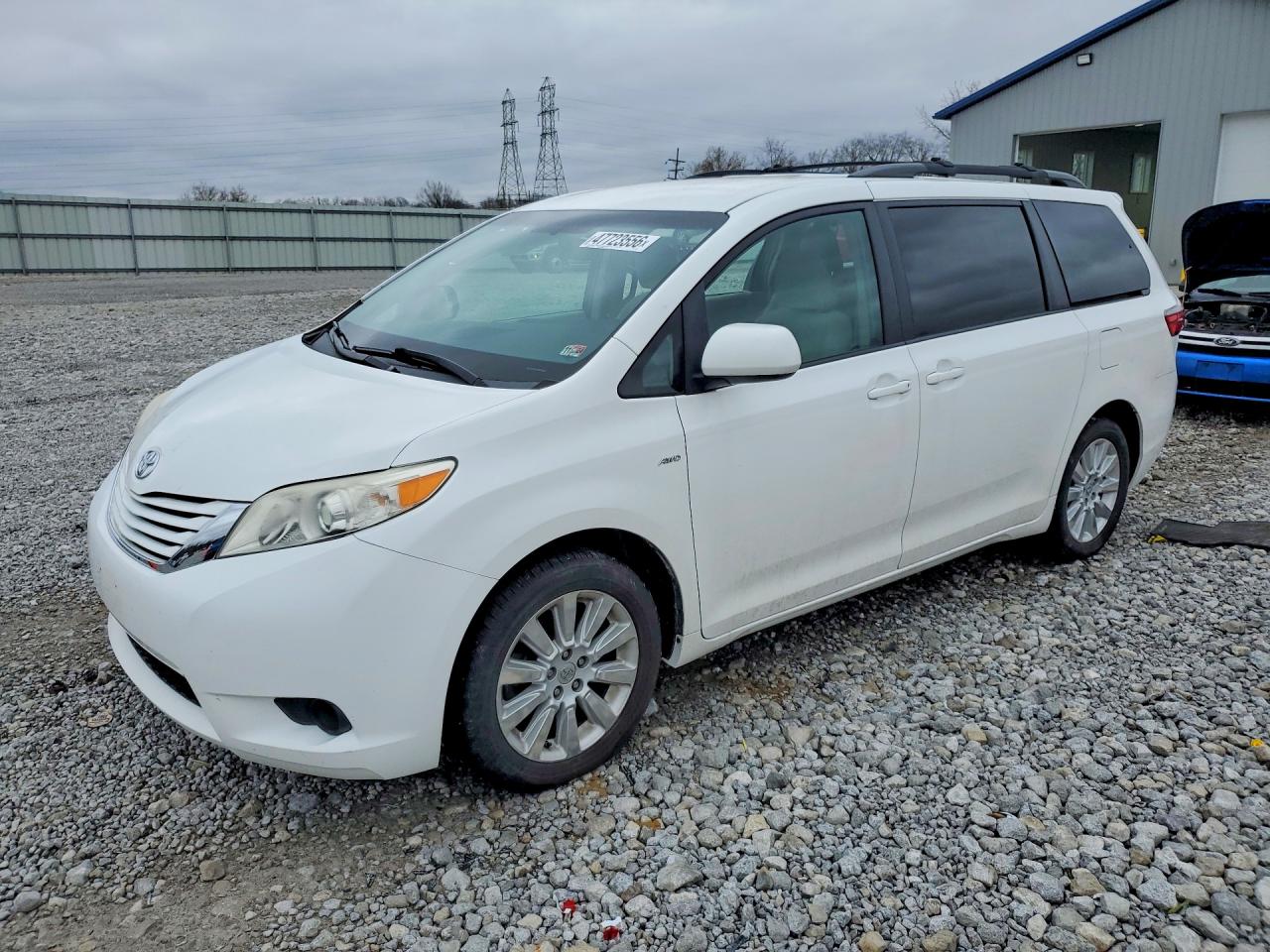 2016 TOYOTA SIENNA
