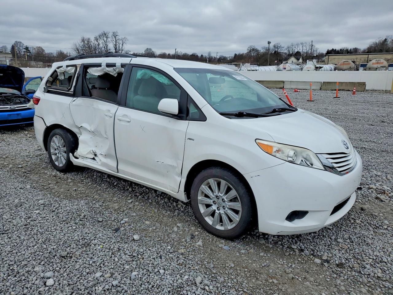 2016 TOYOTA SIENNA