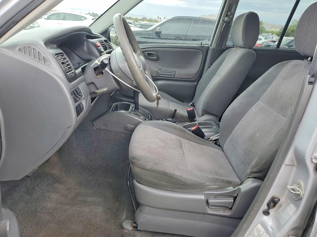 2000 CHEVROLET TRACKER