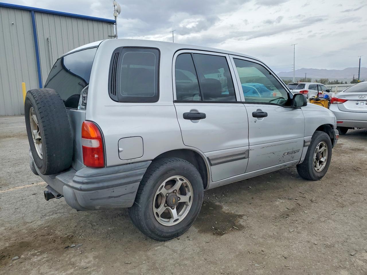 2000 CHEVROLET TRACKER