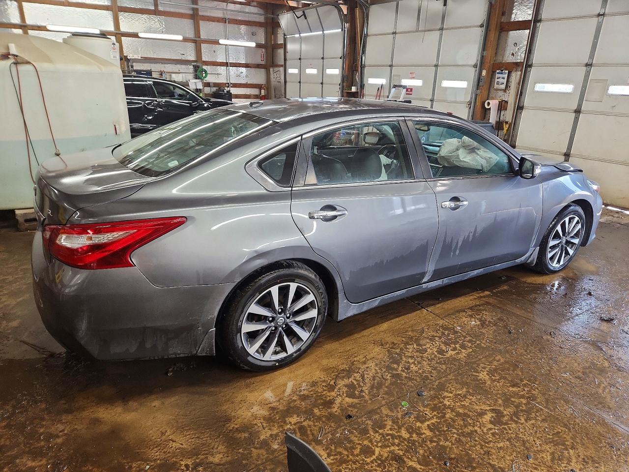 2017 NISSAN ALTIMA