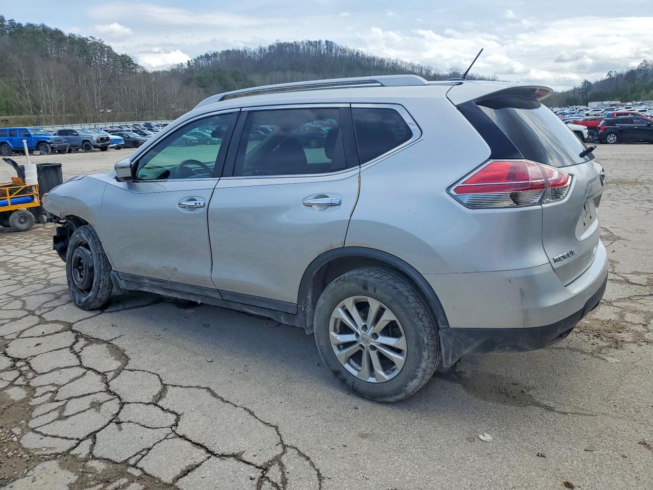 2016 NISSAN ROGUE