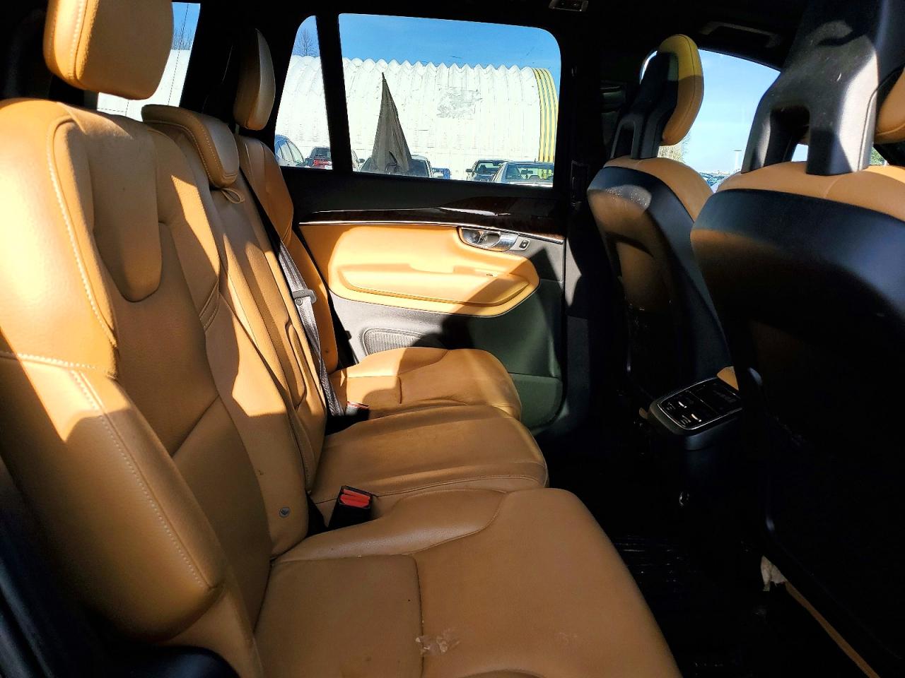 2016 VOLVO XC90