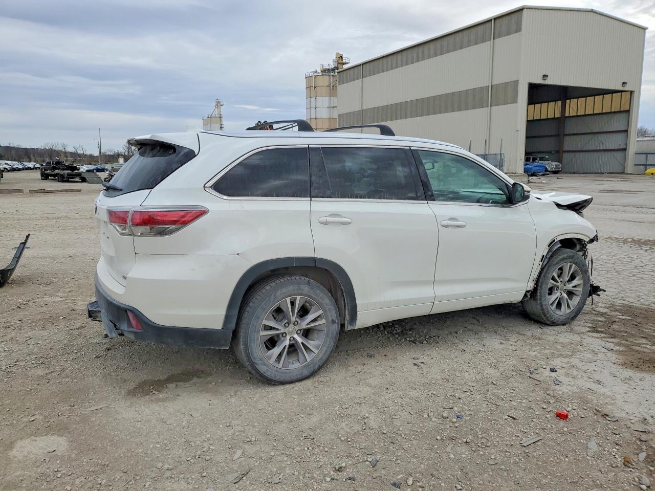 2015 TOYOTA HIGHLANDER