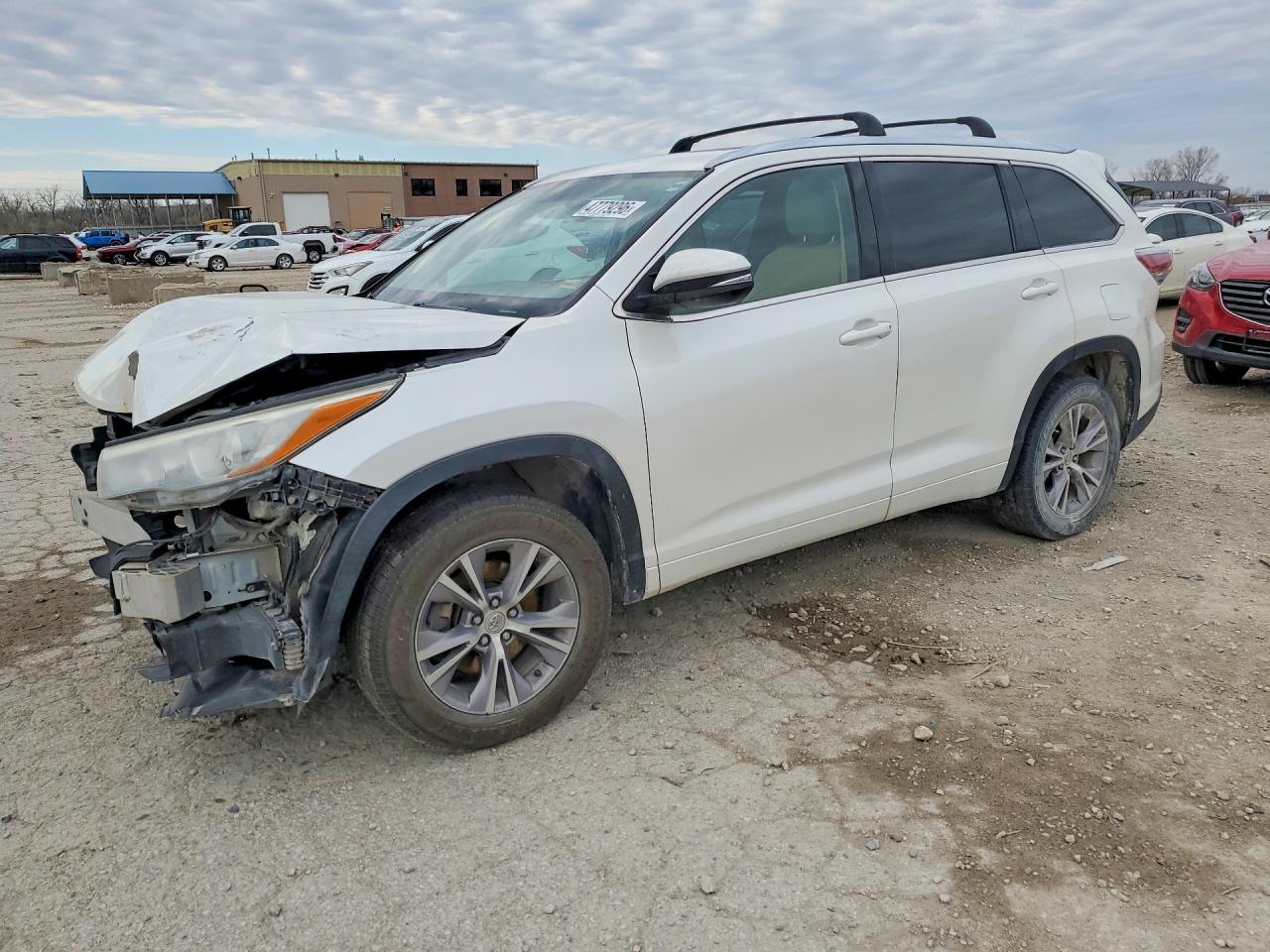 2015 TOYOTA HIGHLANDER