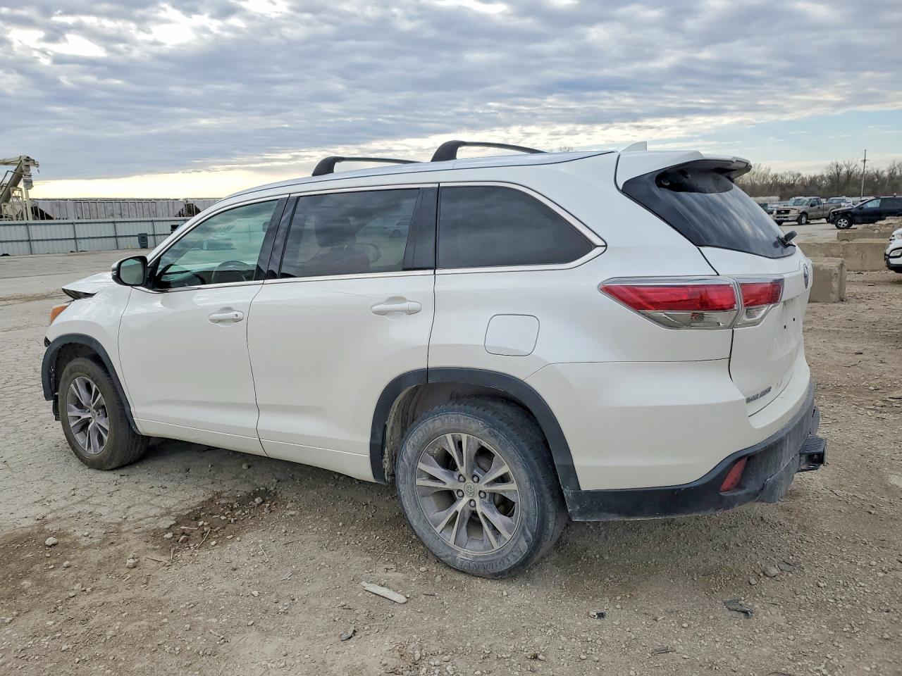 2015 TOYOTA HIGHLANDER