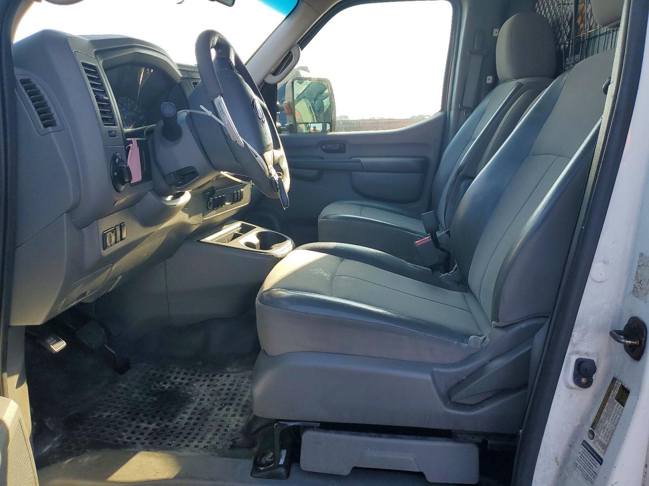 2014 NISSAN NV