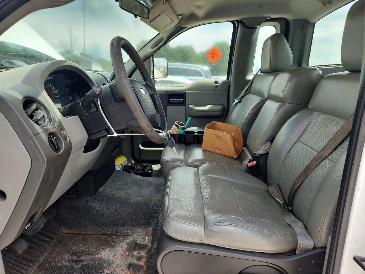 2005 FORD LGT CONVEN