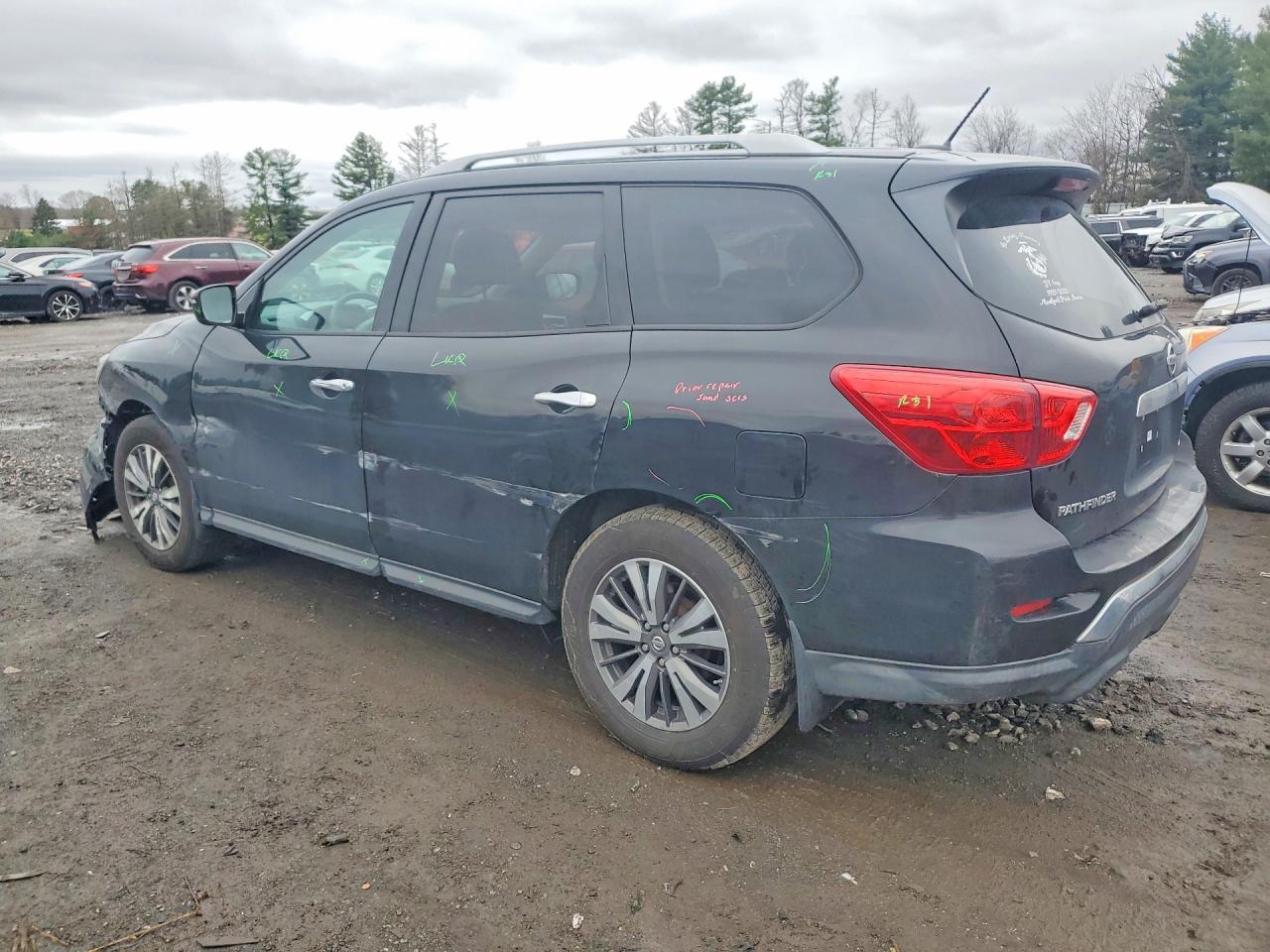 2017 NISSAN PATHFINDER