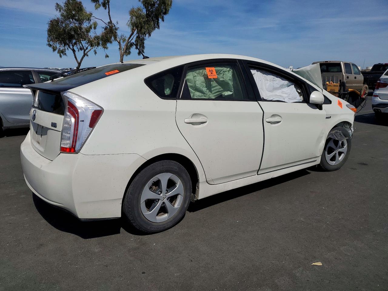 2015 TOYOTA PRIUS