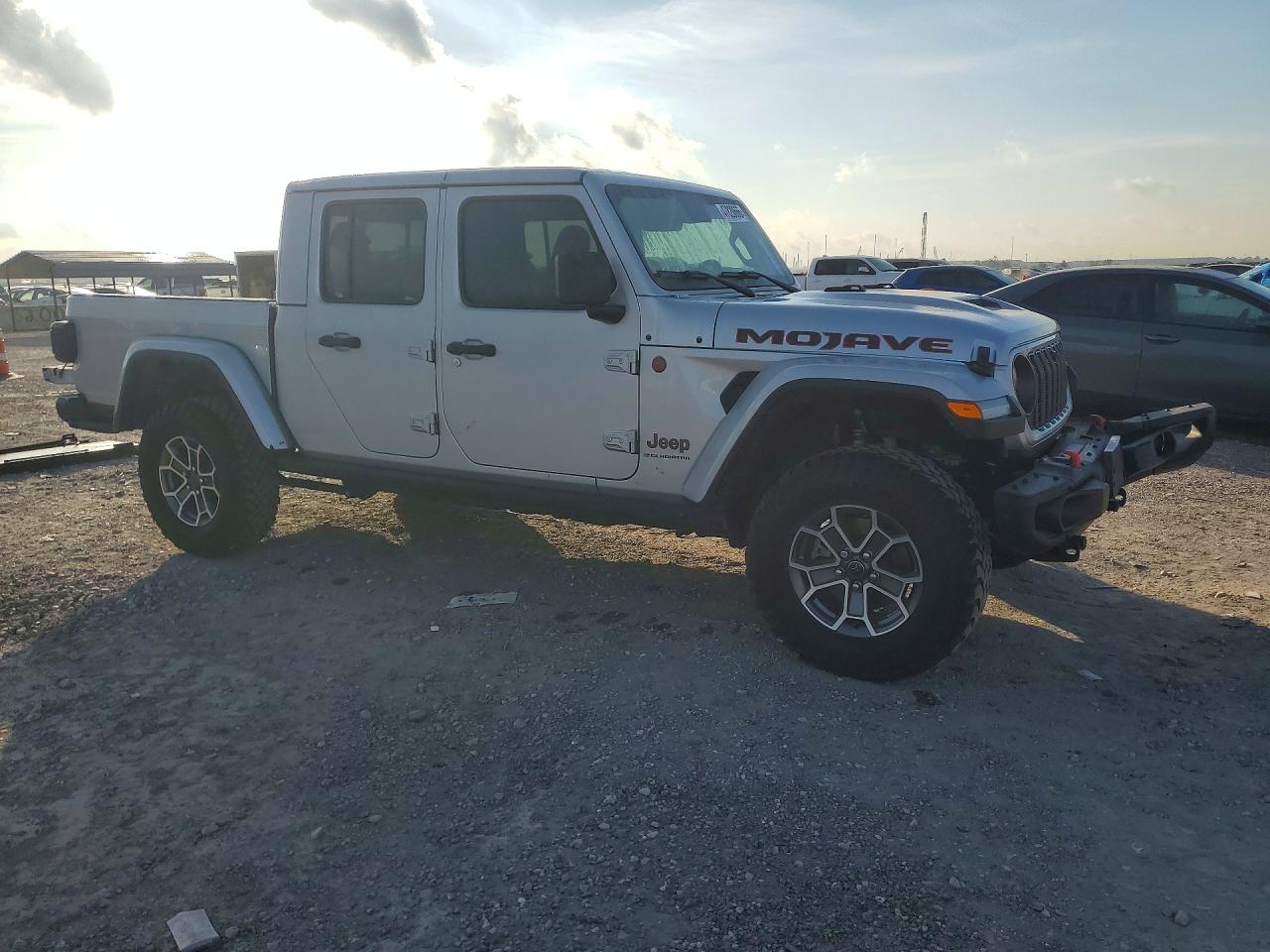 2024 JEEP GLADIATOR