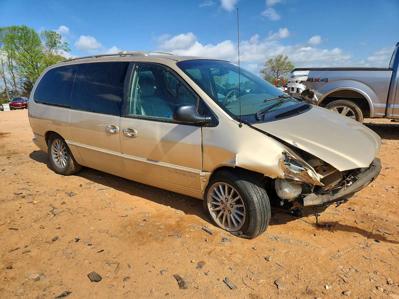 2000 CHRYSLER MINIVAN