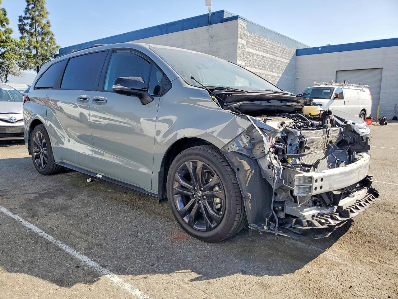 2025 TOYOTA SIENNA