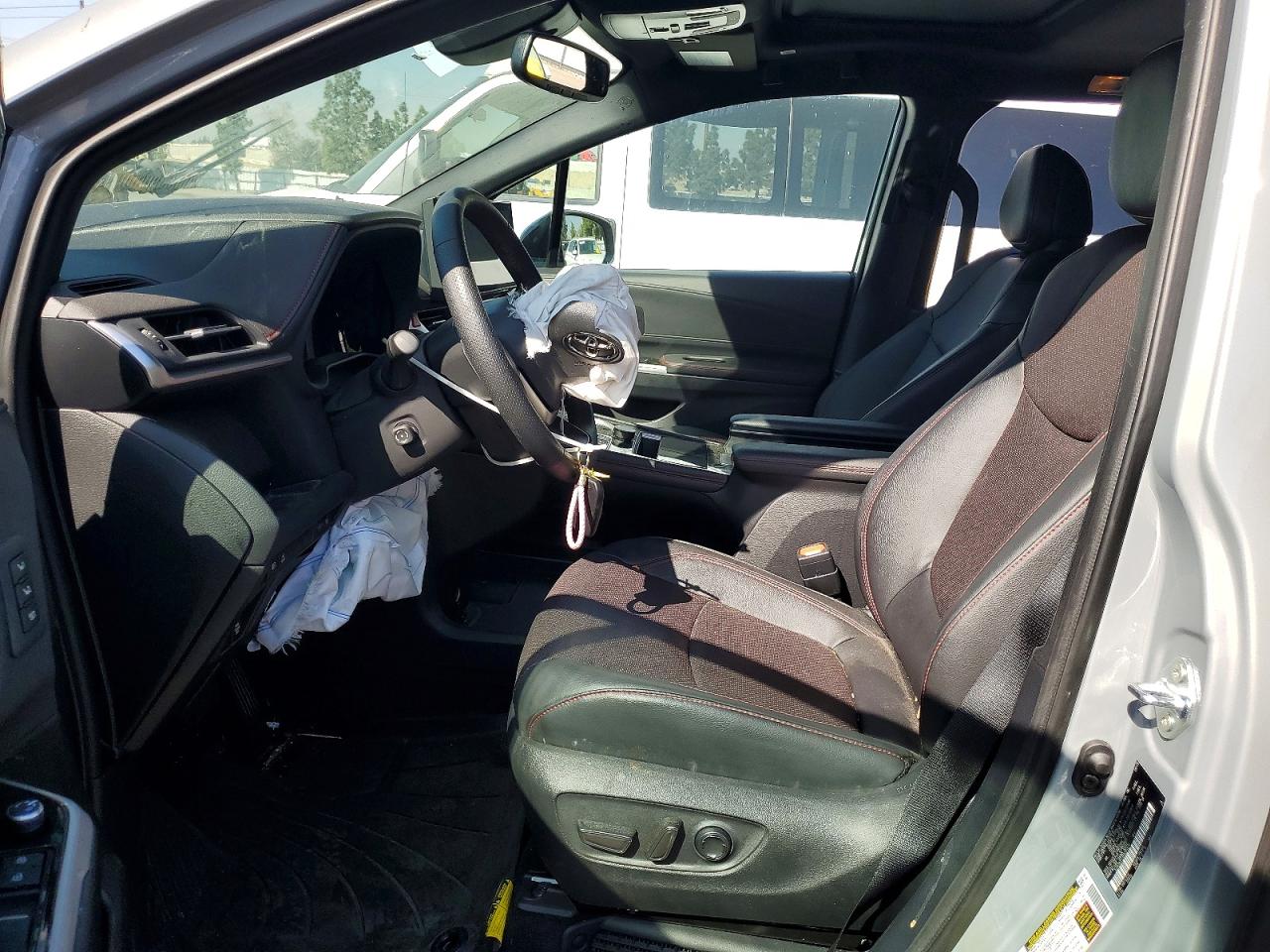 2025 TOYOTA SIENNA