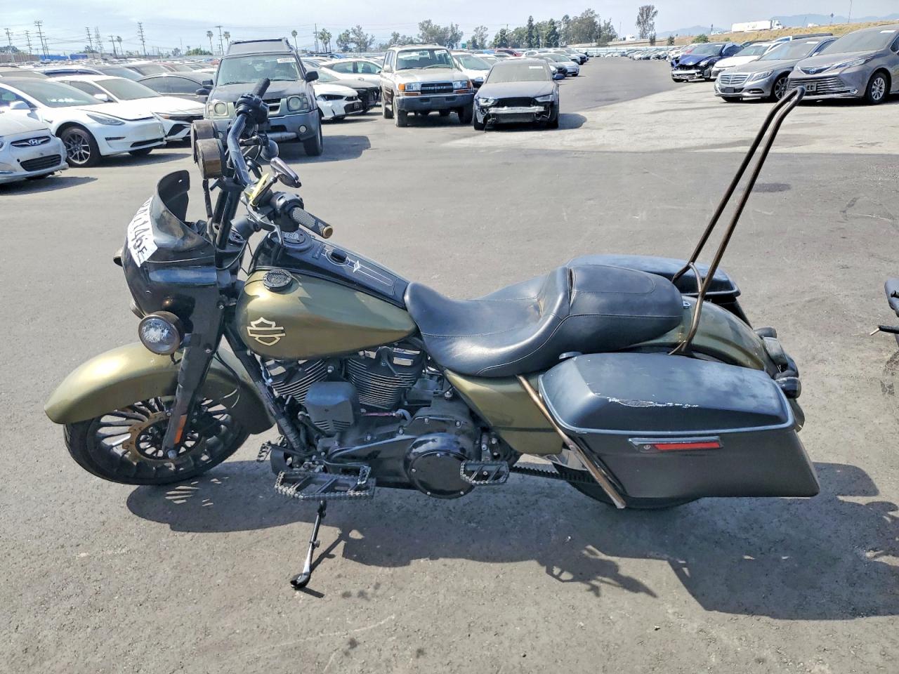 2017 HARLEY DAVIDSON FL