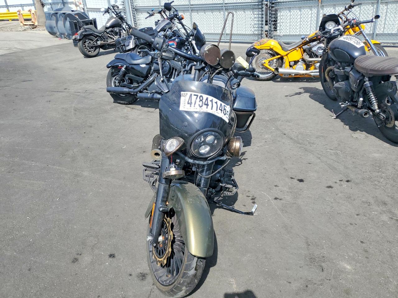 2017 HARLEY DAVIDSON FL