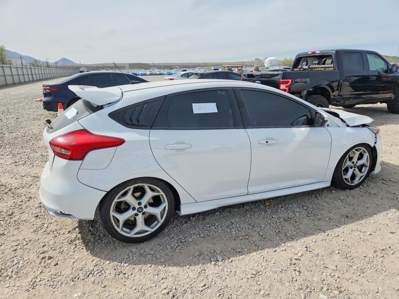 2016 FORD FOCUS