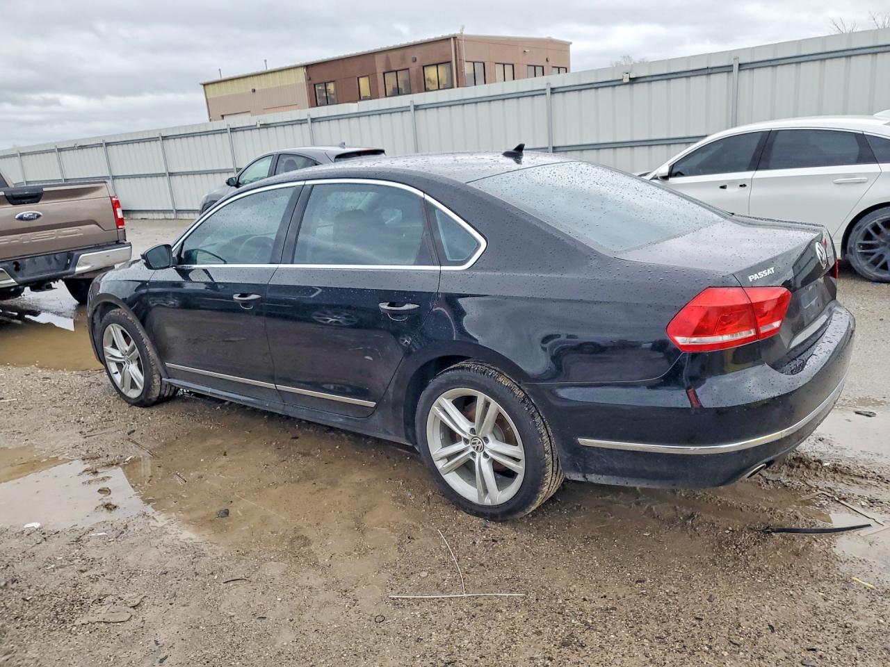 2014 VOLKSWAGEN PASSAT