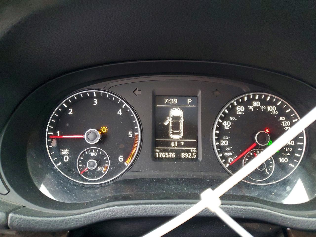2014 VOLKSWAGEN PASSAT
