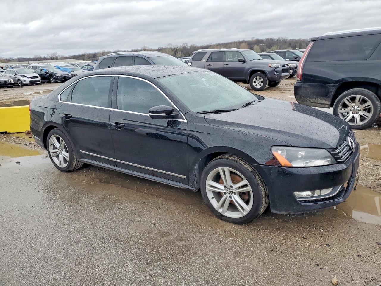 2014 VOLKSWAGEN PASSAT
