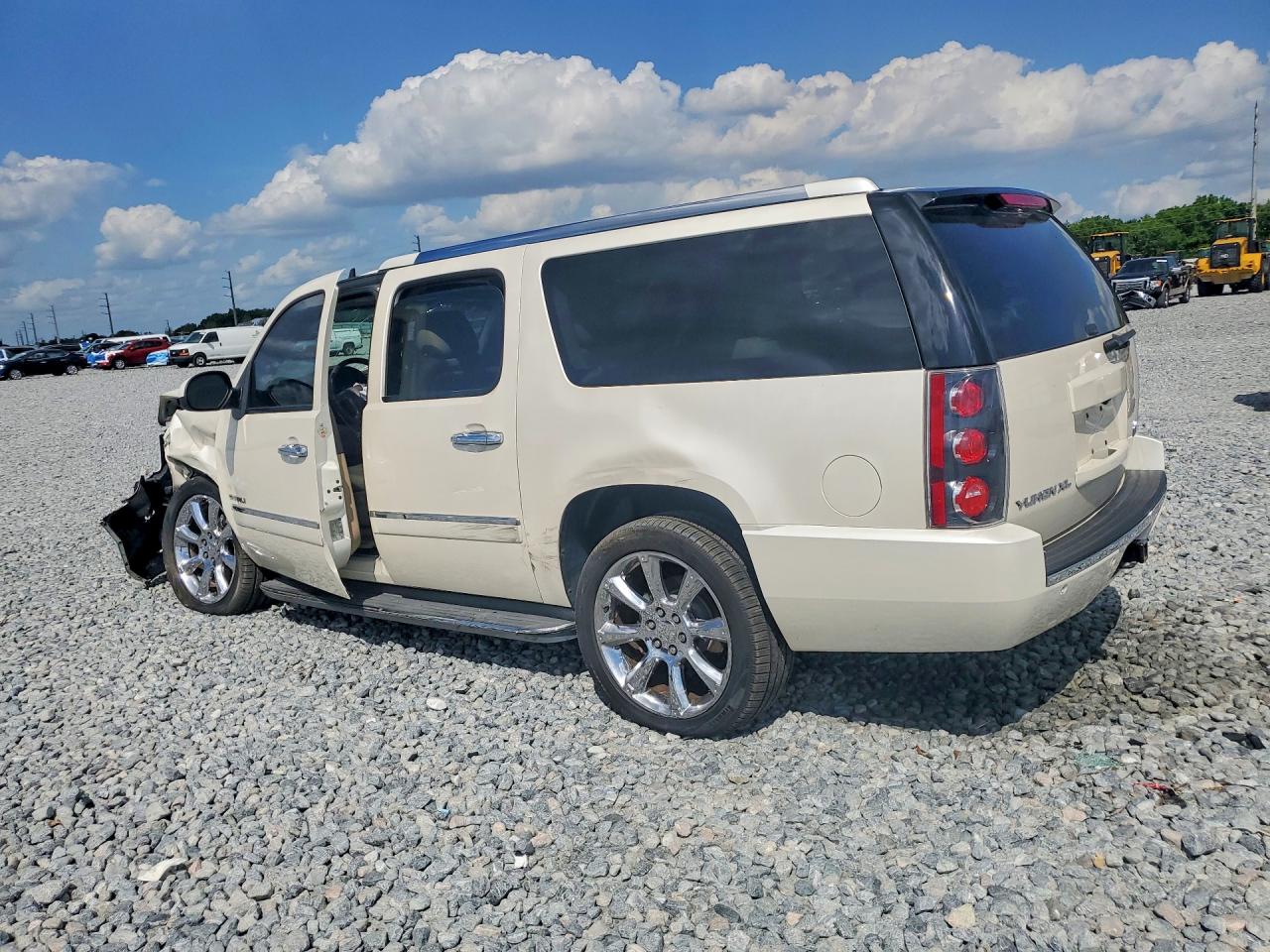 2013 GMC YUKON