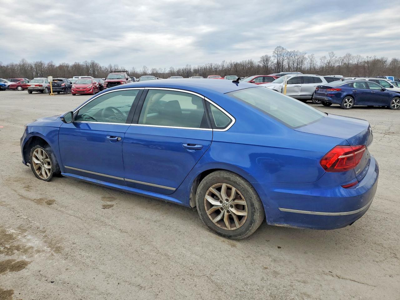 2017 VOLKSWAGEN PASSAT