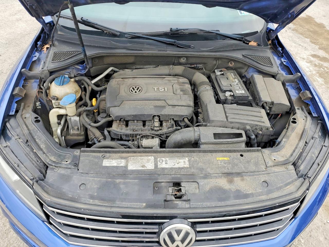2017 VOLKSWAGEN PASSAT