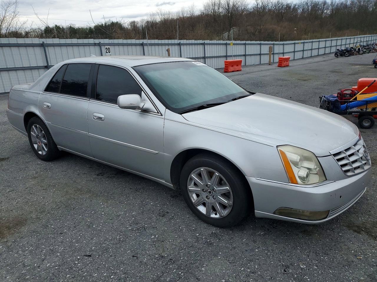 2011 CADILLAC DTS