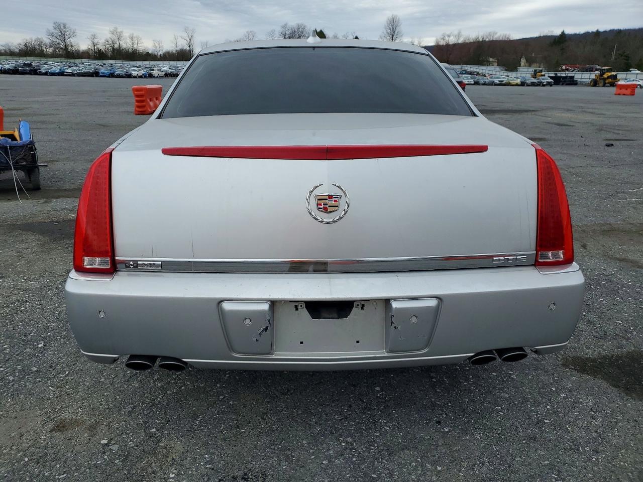 2011 CADILLAC DTS