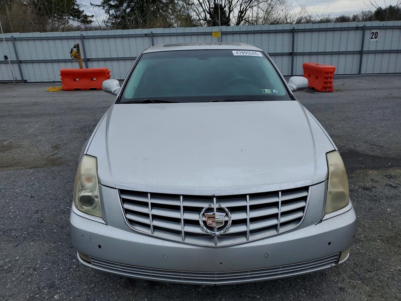 2011 CADILLAC DTS