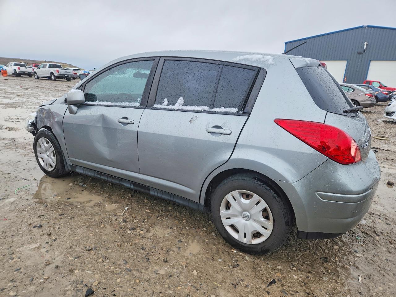 2011 NISSAN VERSA