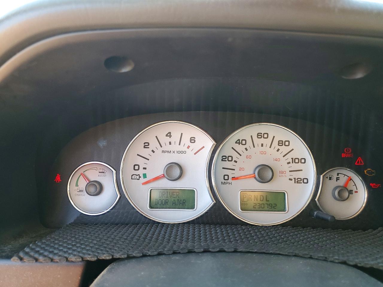 2005 FORD ESCAPE