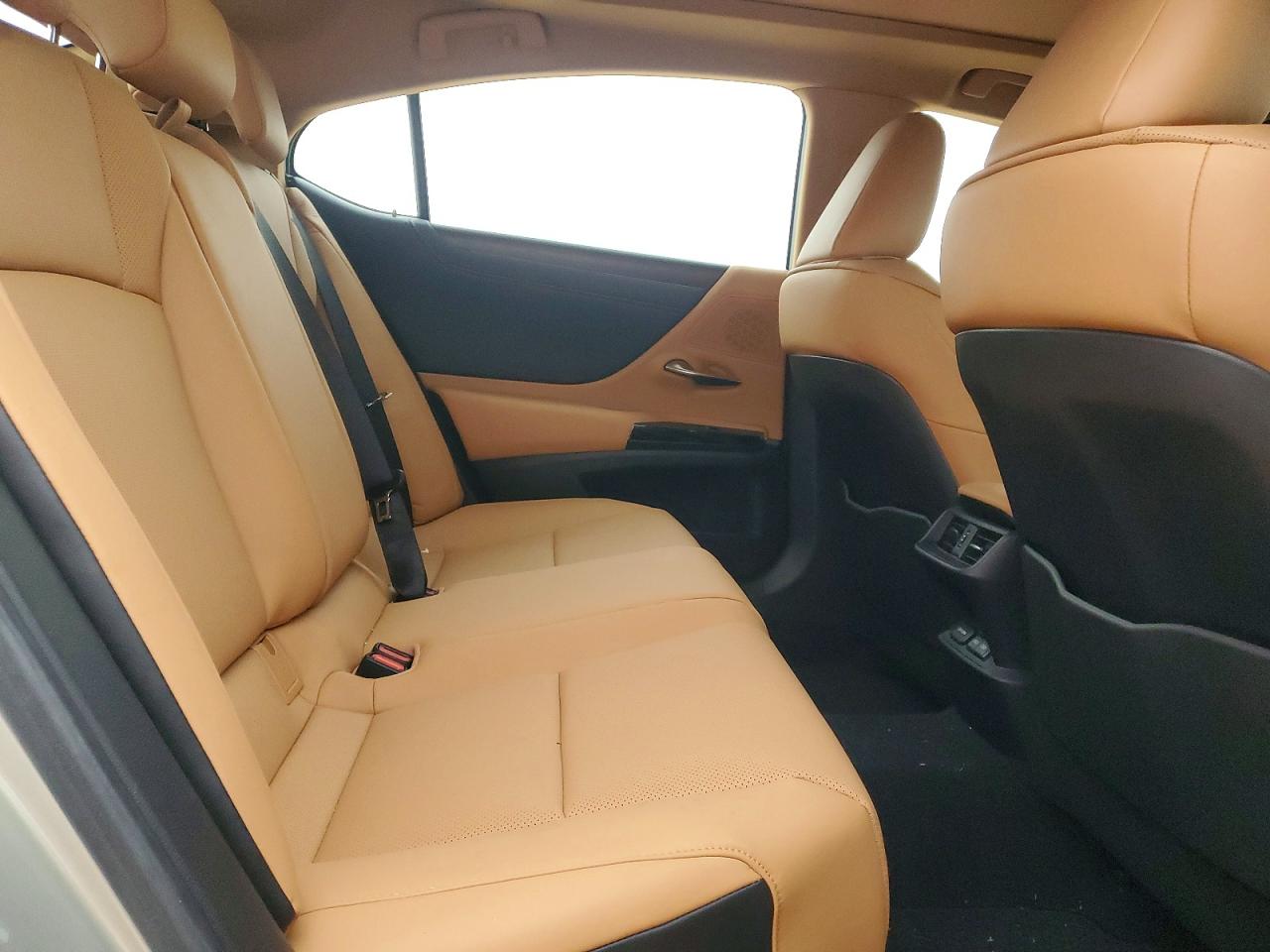 2025 LEXUS ES350