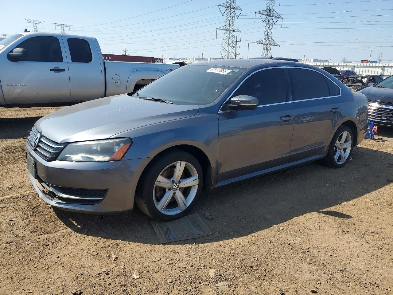 2013 VOLKSWAGEN PASSAT