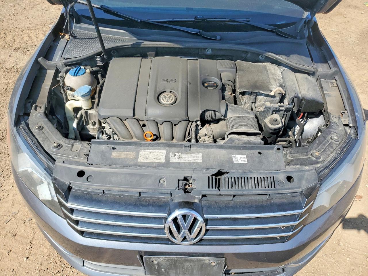 2013 VOLKSWAGEN PASSAT