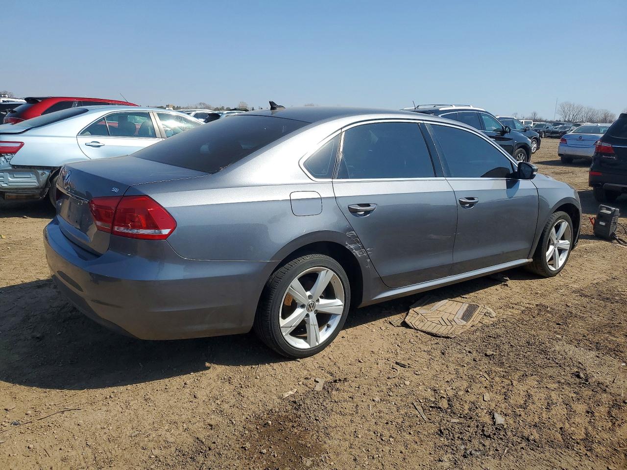 2013 VOLKSWAGEN PASSAT