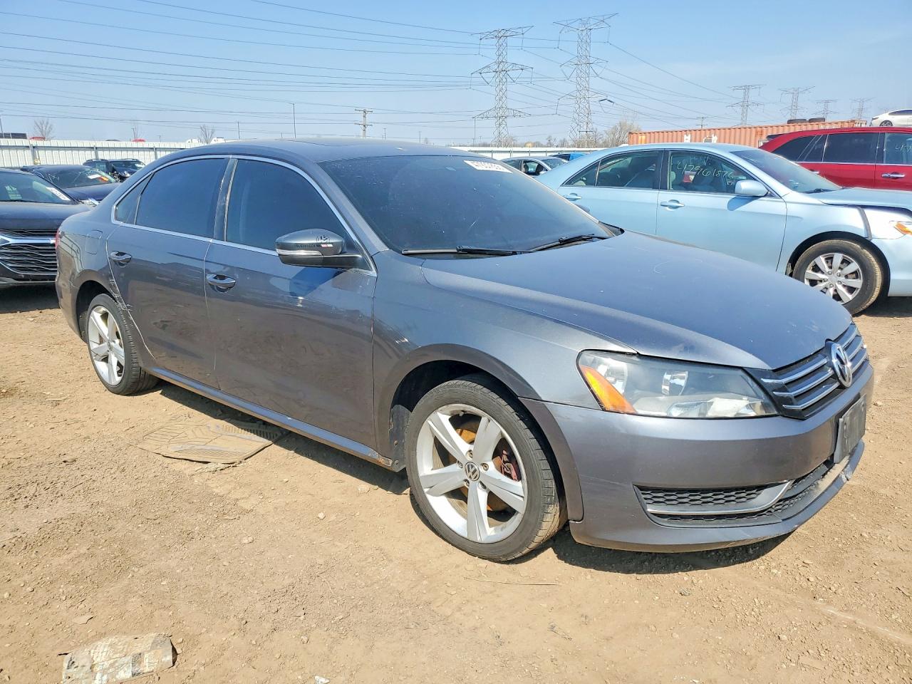 2013 VOLKSWAGEN PASSAT