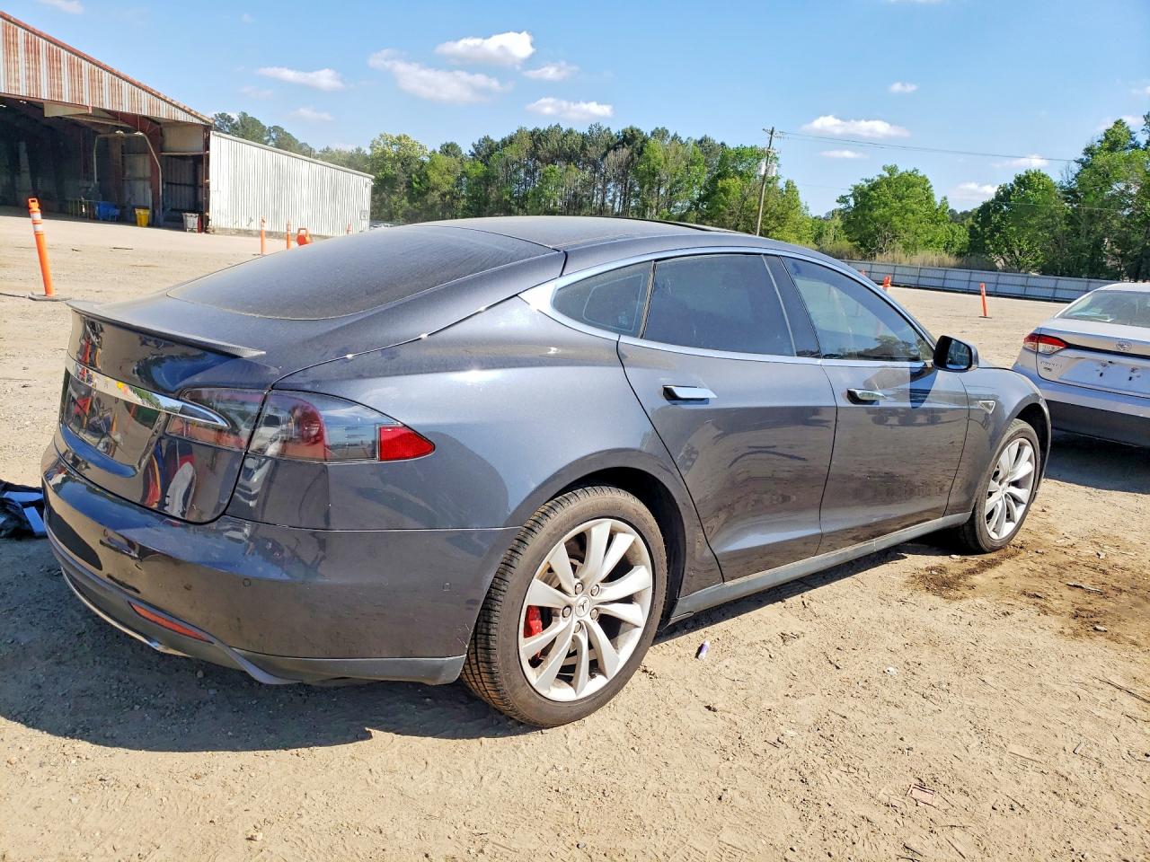 2015 TESLA MODEL S