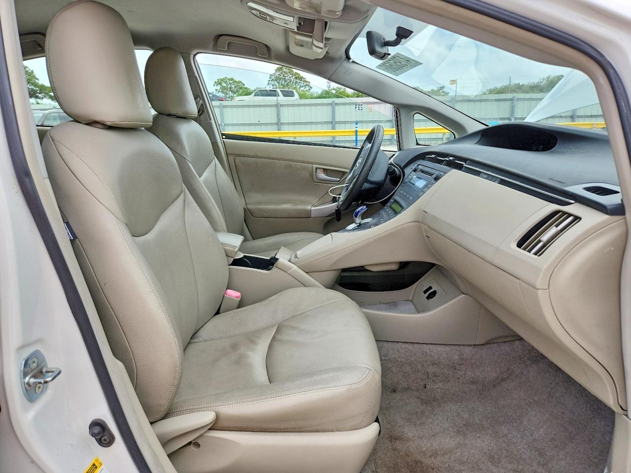 2011 TOYOTA PRIUS