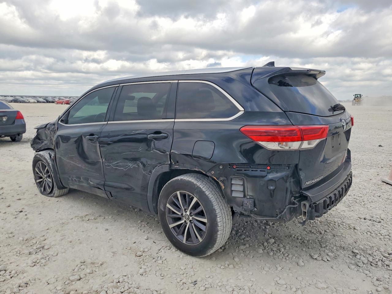 2018 TOYOTA HIGHLANDER